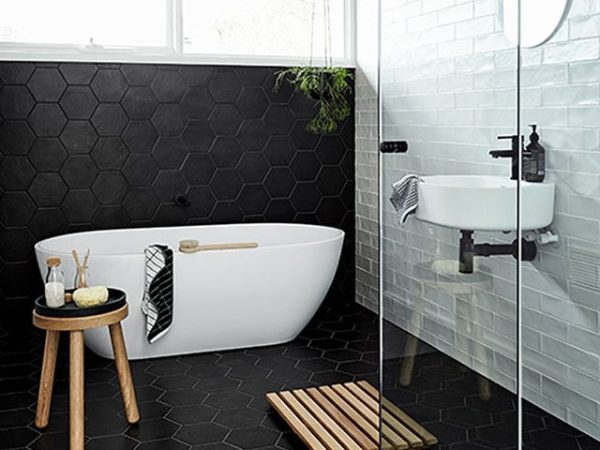 Black and White Bathroom Design: Beauty and Simplicity