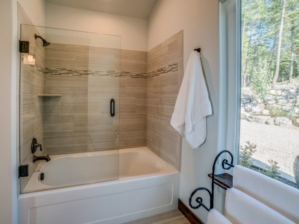 Tub and Shower Combo: Reasons This Could Be the Right Choice for You