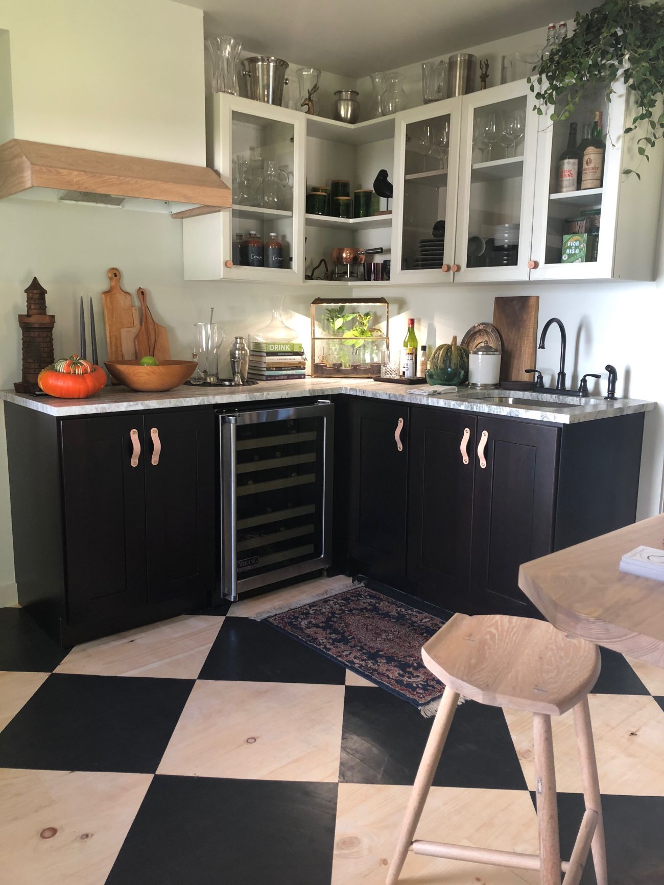 Overly cabinets in kitchen