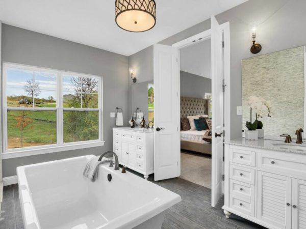 What Is An En Suite Bathroom?