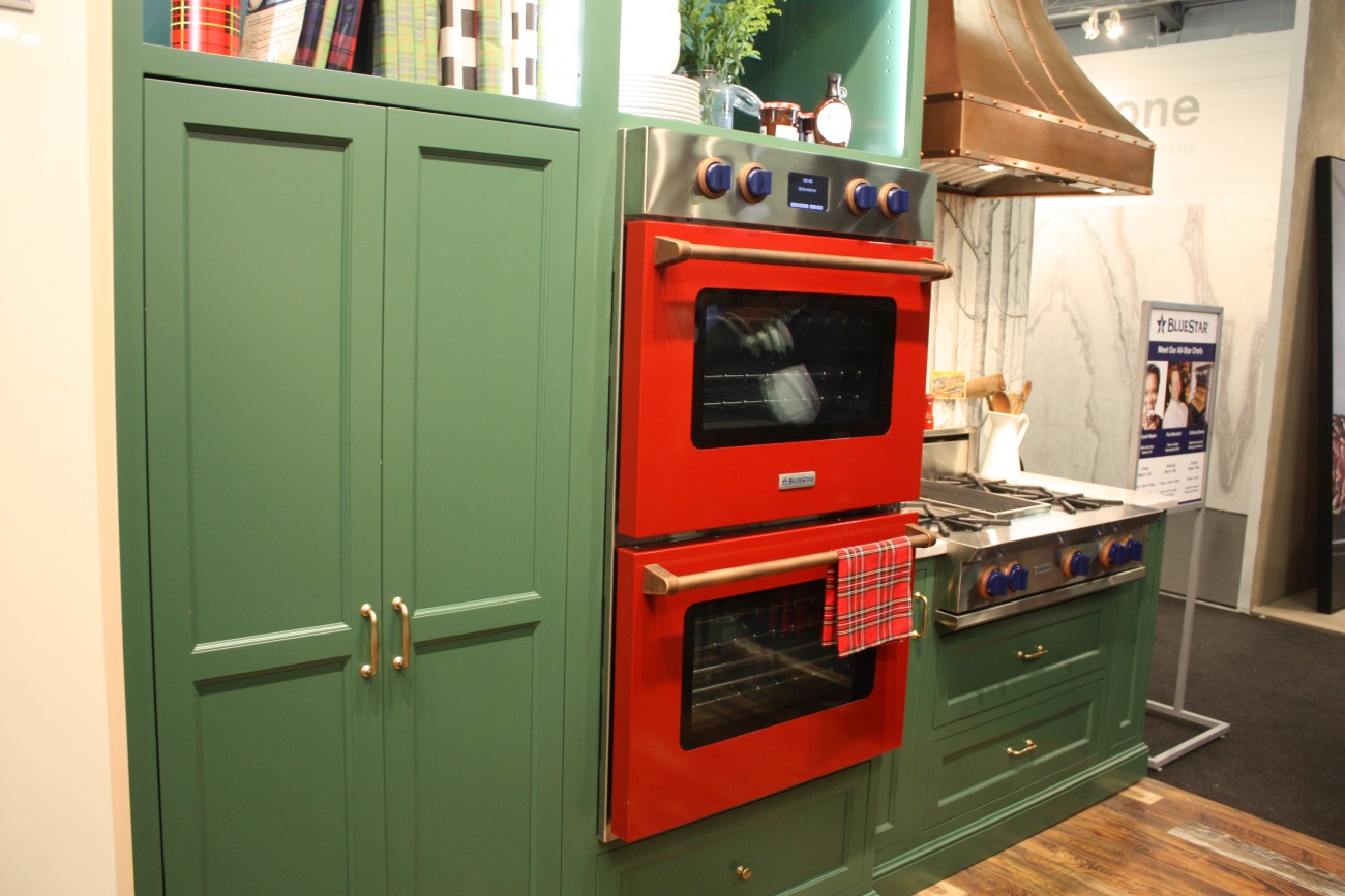 Green Kitchen Cabinets