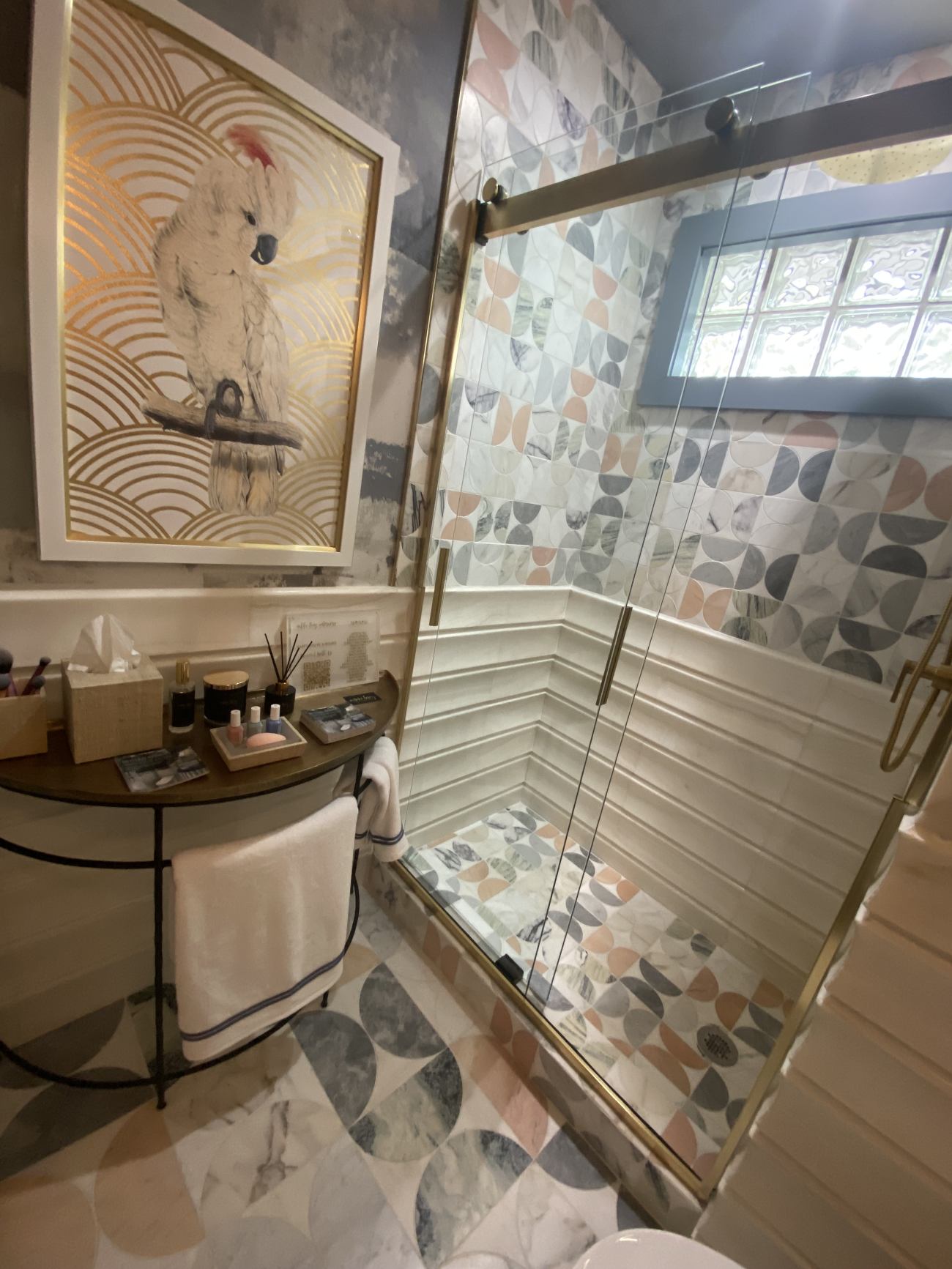 Mixed patterns for bathroom