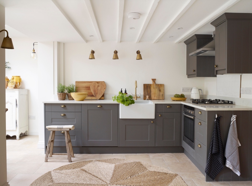 Cottage kitchen decor with dark cabinets